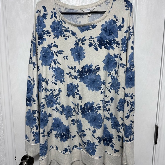 Time and Tru Sweaters - Time and Tru Blue Floral Knit Top